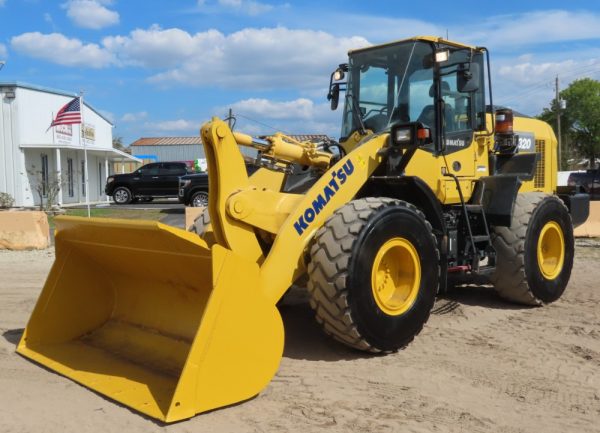 2018 Komatsu WA320-8