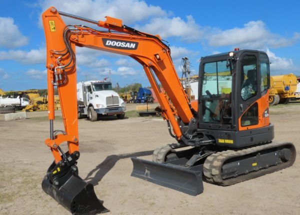 2021 Doosan DX62R-3