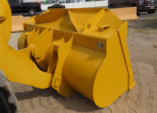 2018 Komatsu WA320-8 - Image 19