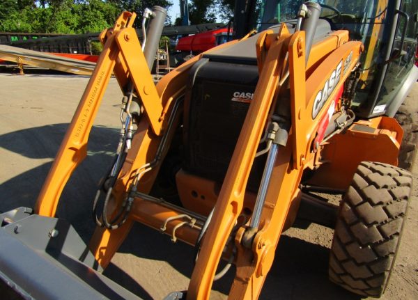 2016 Case 590 Super N - Image 13