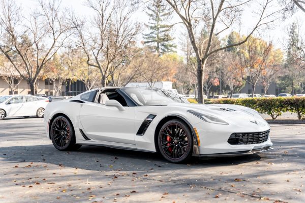 2019 Chevrolet Corvette Z06 - Image 2