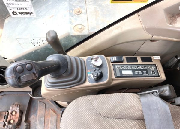 2016 Case CX80C - Image 24