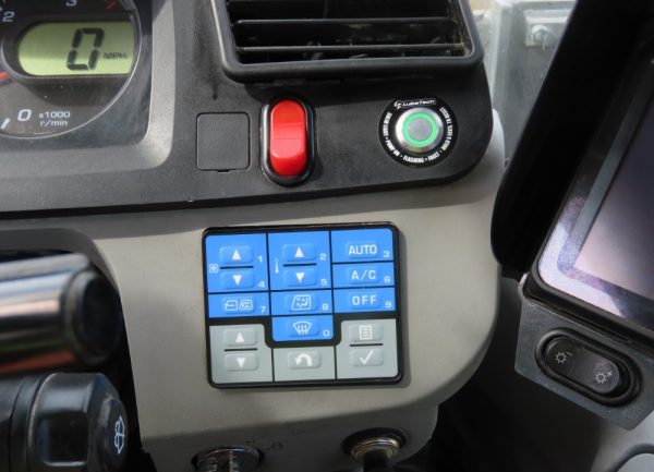 2018 Komatsu WA320-8 - Image 31