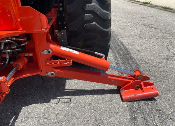 2018 Kubota L3901HST - Image 32