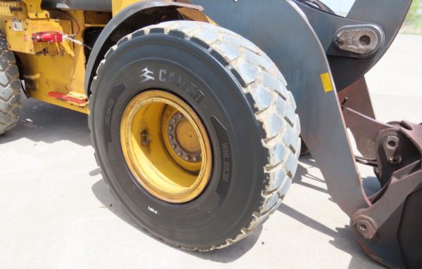 2017 John Deere 624K-II - Image 2