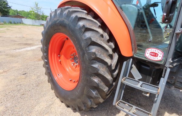 2017 Kubota M6S-111 - Image 30