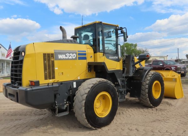 2018 Komatsu WA320-8 - Image 12