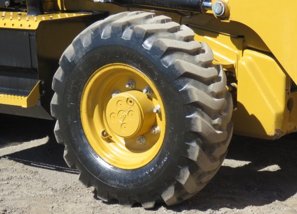 2017 Caterpillar 420F2 - Image 2