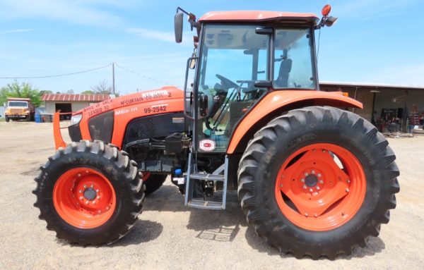 2017 Kubota M6S-111 - Image 7