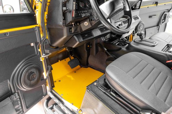 1997 Land Rover Defender 90 NAS - Image 48