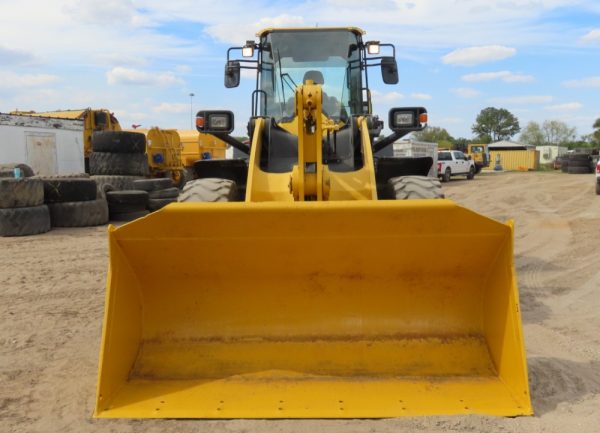 2018 Komatsu WA320-8 - Image 15