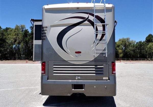 2005 Country Coach Allure 470 Series Mckenzie Bridge - Image 25