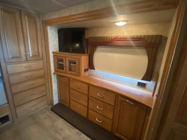 2011 Itasca Suncruiser 35P - Image 27