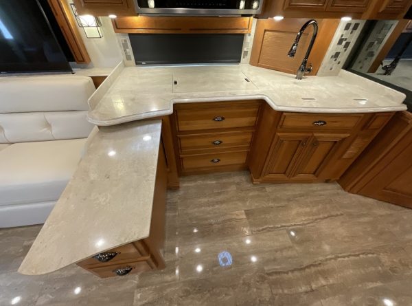 2019 Newmar Dutch Star 4018 - Image 38