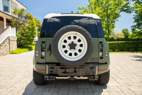 2022 Land Rover Defender 110 - Image 4