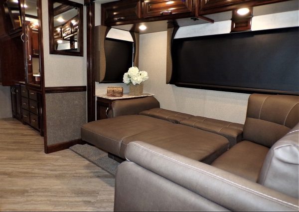 2019 Fleetwood Bounder 35K - Image 42
