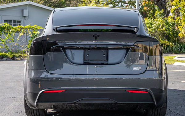 2022 Tesla Model X Plaid - Image 19