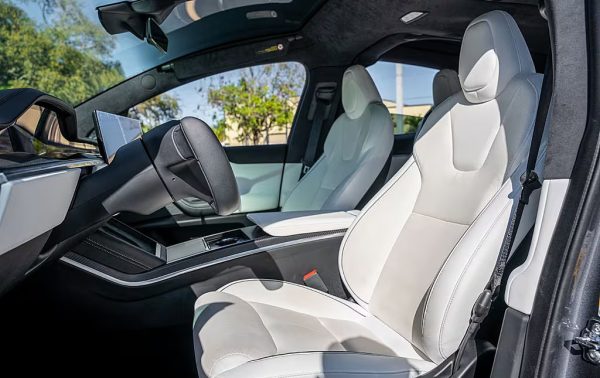 2022 Tesla Model X Plaid - Image 29