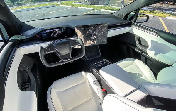2022 Tesla Model X Plaid - Image 34