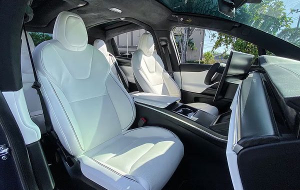 2022 Tesla Model X Plaid - Image 39