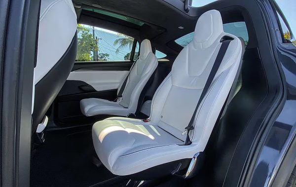 2022 Tesla Model X Plaid - Image 40