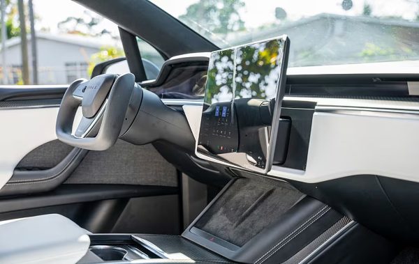 2022 Tesla Model X Plaid - Image 43