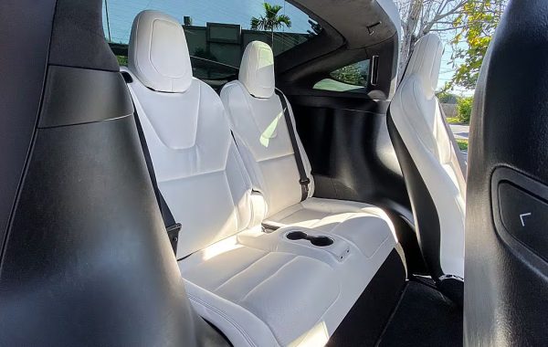 2022 Tesla Model X Plaid - Image 47
