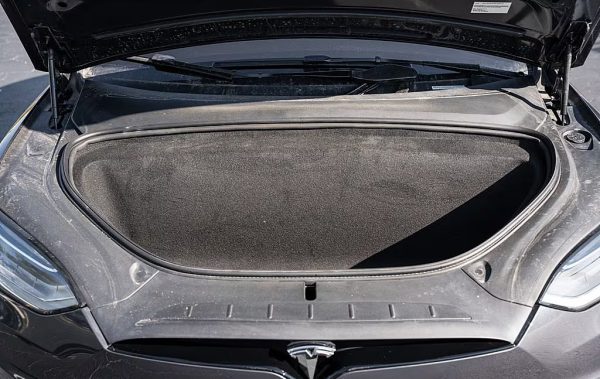 2022 Tesla Model X Plaid - Image 2