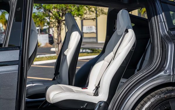 2022 Tesla Model X Plaid - Image 6