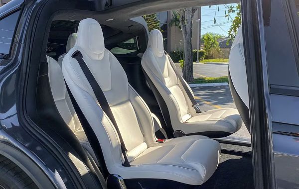 2022 Tesla Model X Plaid - Image 9