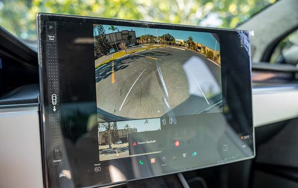 2022 Tesla Model X Plaid - Image 10