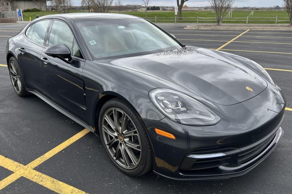 2020 Porsche Panamera 4 - Image 3