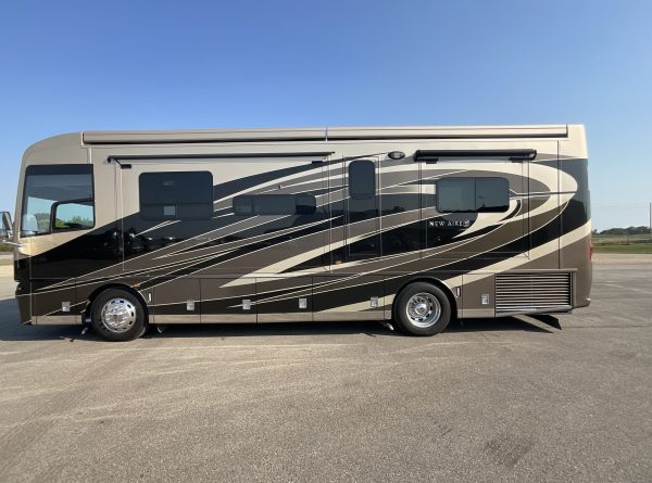 2018 Newmar New Aire 3341 - Image 12
