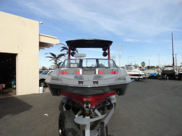 2021 Malibu Boats M240 - Image 9