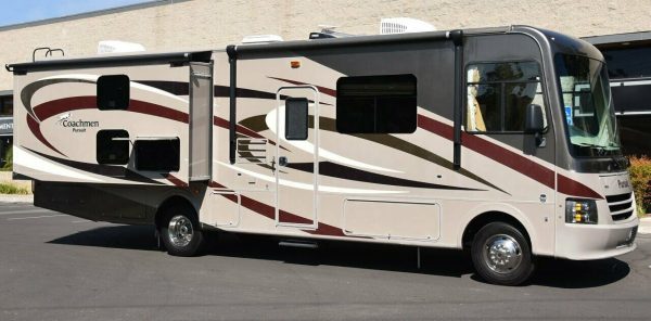 2015 Coachmen Pursuit 33BH - Image 12