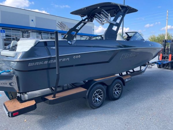 2018 Malibu Boats 24 MXZ - Image 10
