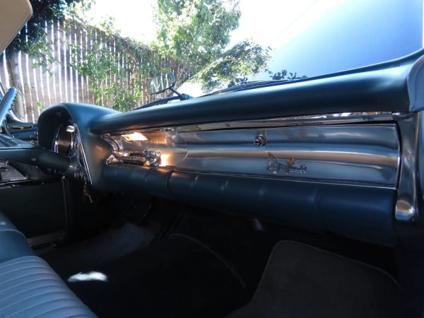 1957 Chrysler Imperial Crown - Image 5