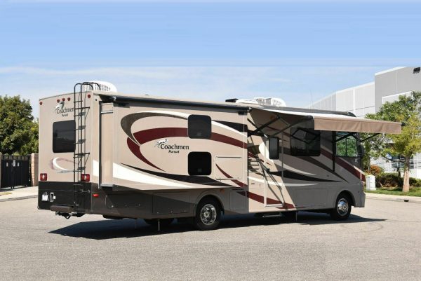 2015 Coachmen Pursuit 33BH - Image 13