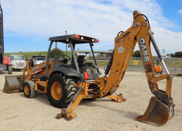 2015 Case 580N 4WD Backhoe - Image 12