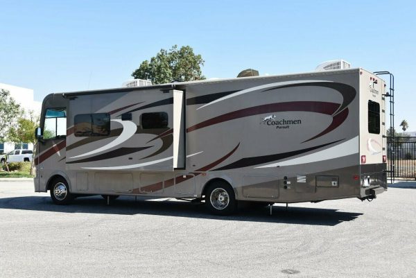 2015 Coachmen Pursuit 33BH - Image 14