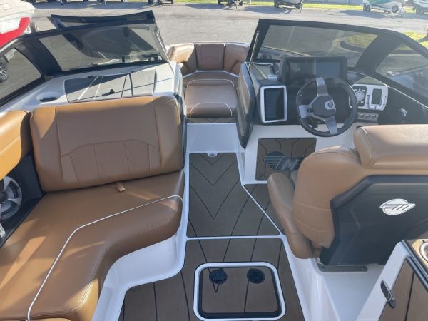 2020 Malibu Boats 25 LSV - Image 15