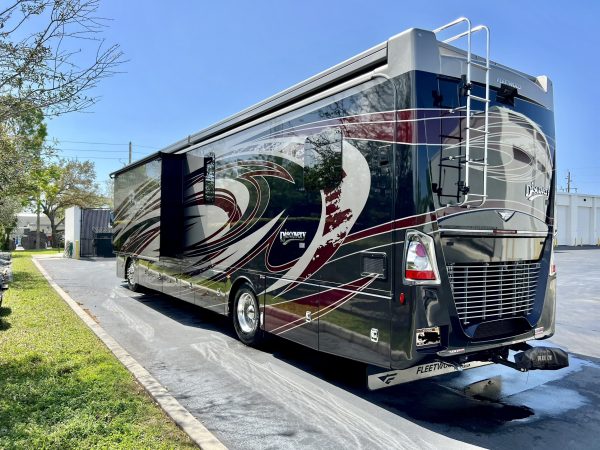 2020 Fleetwood Discovery LXE 40G - Image 14