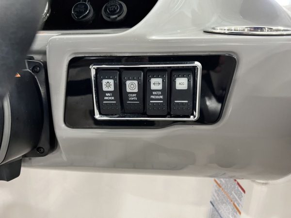 2019 Chaparral 191 Suncoast - Image 13