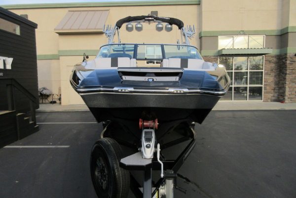 2020 MasterCraft X24 - Image 13
