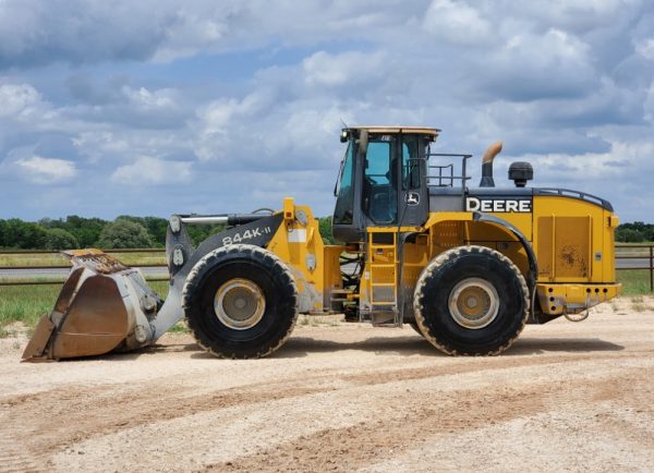 2014 John Deere 844K - Image 12
