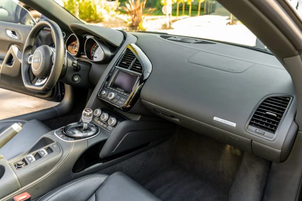 2014 Audi R8 V10 Spyder - Image 7