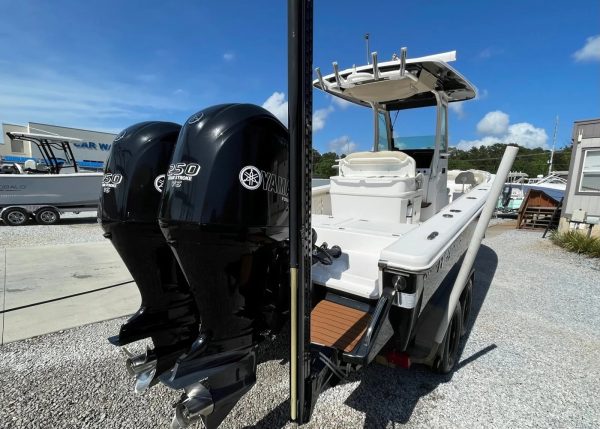 2017 Everglades 273 CC - Image 13
