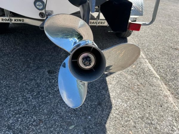 2018 Pursuit DC 265 - Image 3