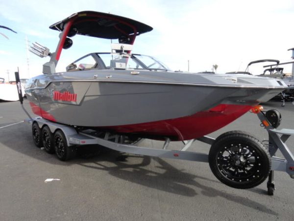 2021 Malibu Boats M240 - Image 14