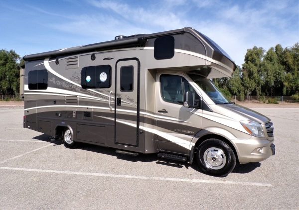 2020 Dynamax Isata 3 Series 24RW - Image 12